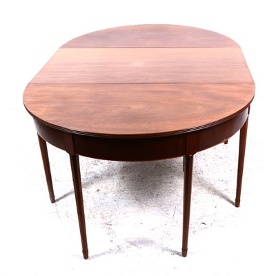 Lot 45 - A Georgian mahogany extending dining table