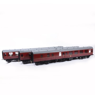 Lot 77 - Tower Brass Models, gauge 1 / G scale, 45mm passenger coaches, rake of three BR maroon M35042, M4358, M34128, (3).