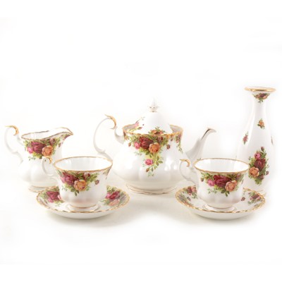 Lot 39 - Royal Albert bone china teaservice, Old Country Roses; and other Old Country Roses tableware.