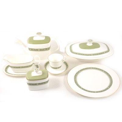 Lot 25 - Royal Doulton Rondelay H5004 pattern tea and dinner service