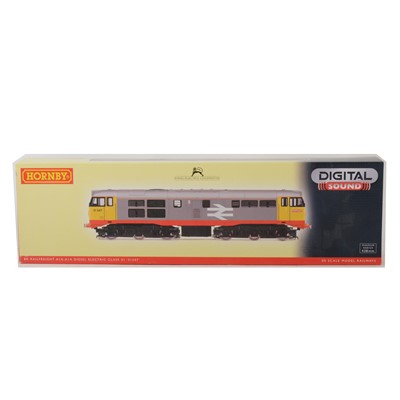 Lot 501 - Hornby OO gauge model railway locomotive, R2900XS