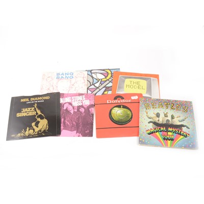 Lot 32 - Vinyl single and EP record collection; aprox 82 including, The Beatle Magical Mystery Tour etc