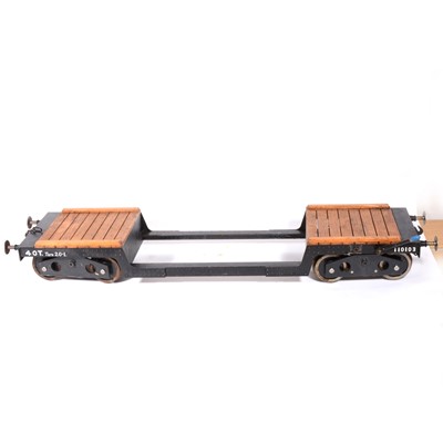 Lot 129 - A 5inch gauge low load platform wagon, 4 0T. tare 20-1 no.110103.