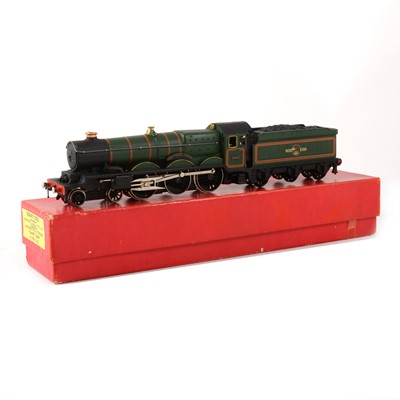 Lot 520 - Hornby Dublo OO gauge locomotive; 'Cardiff Castle'  no.2321 in solid red export box.