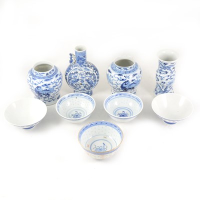 Lot 1010 - A quantity of Chinese blue and white ware