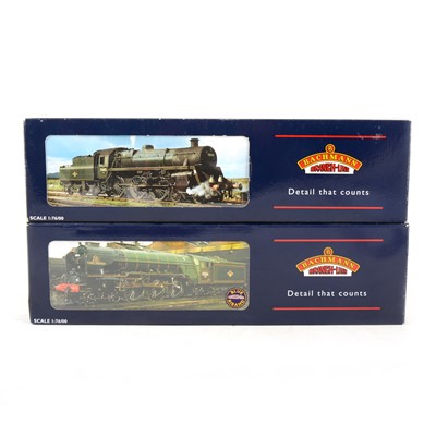 Lot 570 - Two Bachmann OO gauge model railway locomotives, 32-554, 31-105A