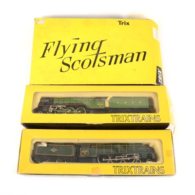 Lot 524 - AMENDMENT one tender is Bachmann Three Trix Trains OO/HO gauge model railway locomotive, 'A H Peppercorn'