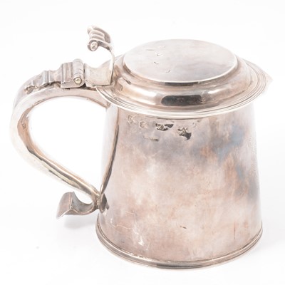 Lot 215 - Charles II style silver lidded tankard, London Assay Office, London 2021.