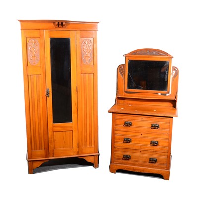 Lot 144 - An Edwardian satin walnut two-piece bedroom suite