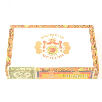 Lot 189 - J Valle & Co. - a box of 24 Punch Manuel Lopez Petit Coronas.