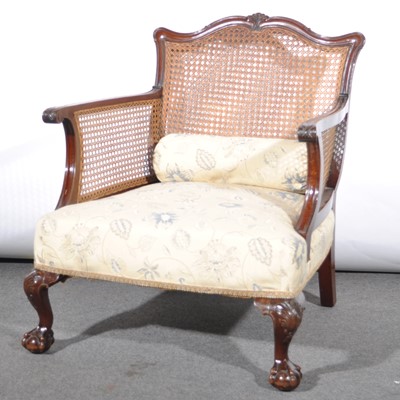 Lot 493 - A bergere armchair