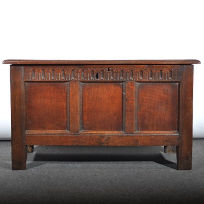 Lot 400 - Joined oak coffer, 18th century