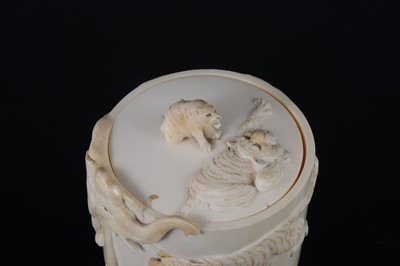 Lot 47 - A Japanese carved and stained ivory box, early 20th Century