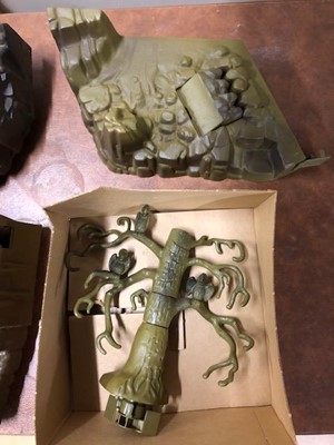Lot 270 - He-Man Master of the Universe by Mattel; two sets including Fright Zone 'The Evil Horde' and Grayskull Castle, both boxed.