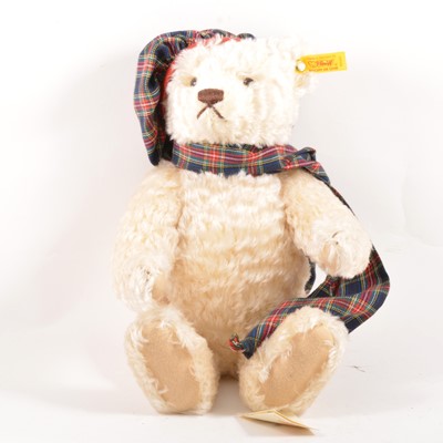 Lot 102 - Modern Steiff Teddybar 35, 'Hamish', no.654459, unboxed