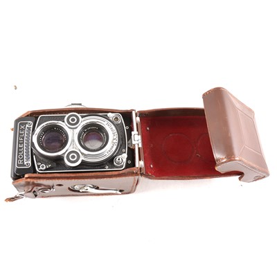Lot 168 - A Rollieflex DBP DBGM twin lens camera by Franke & Heidecke Germany