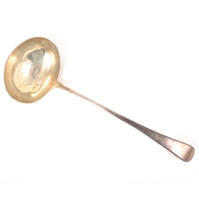 Lot 76 - A George III silver ladle, William Eley & William Fearn, London 1800