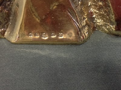 Lot 60 - An Elkington & Co gilt metal table centre piece