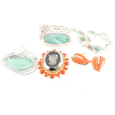 Lot 311 - Five pieces of vintage simulated jade jewellery, pair of earrings in the style of Cartier, Nina Ricci brooch.
