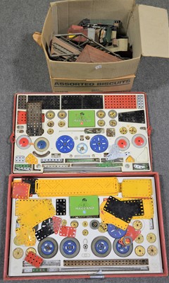 Lot 63 - OO gauge model railways; a part Meccano set no.8, and model railway.