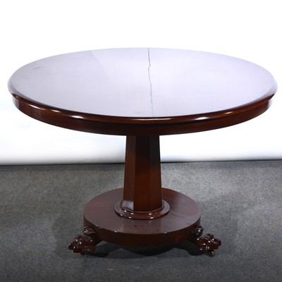 Lot 413 - A refinished mahogany breakfast table