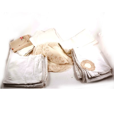 Lot 115 - Collection of table linen, including damask table cloths