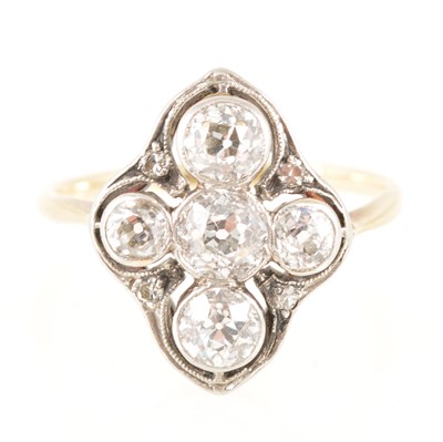 Lot 200 - An Art Deco diamond five stone ring.
