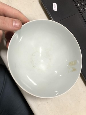 Lot 84 - Two Chinese porcelain bowls