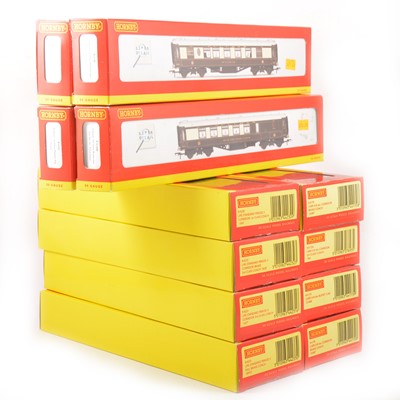 Lot 30 - Hornby OO gauge model railway passenger coaches; twelve including R4230-R4233 LMS standard period 3