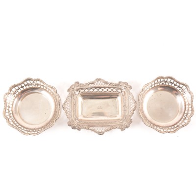 Lot 116 - A pair of silver bonbon dishes and another, rectangular