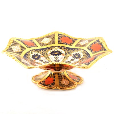 Lot 27 - An old Imari pattern comport