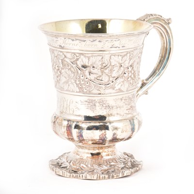 Lot 137 - George III silver mug