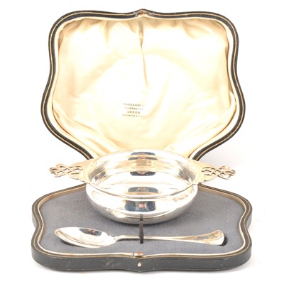 Lot 91 - Silver presentation porringer and spoon, Barraclough & Sons, Sheffield 1918