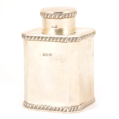 Lot 153 - A Victorian silver tea caddy