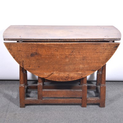 Lot 392 - Joined oak gateleg table