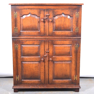 Lot 185 - Titchmarsh & Goodwin modern oak side cabinet