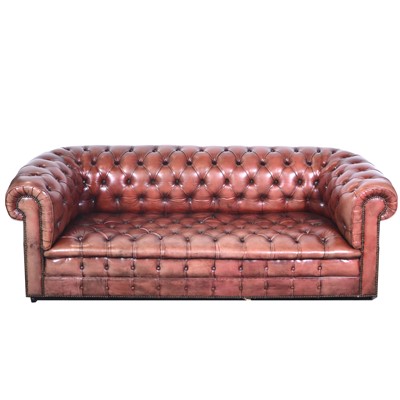 Lot 444 - Chesterfield sofa, buttoned coral red leather.