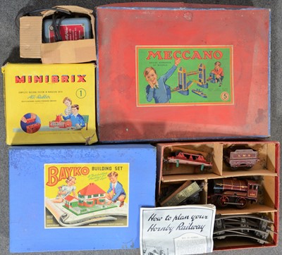 Lot 106 - Hornby O gauge, Meccano and Bayko.