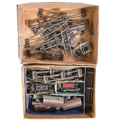 Lot 101 - Hornby O gauge - small selection.