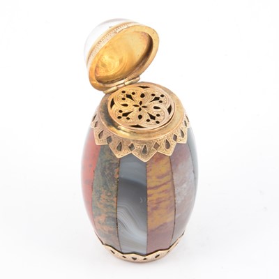 Lot 108 - Scottish hardstone and yellow metal vinaigrette