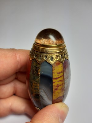 Lot 108 - Scottish hardstone and yellow metal vinaigrette
