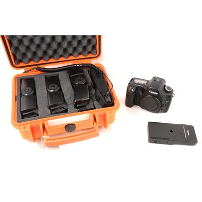 Lot 21 - Canon EOS 5D digital camera body and flash units.