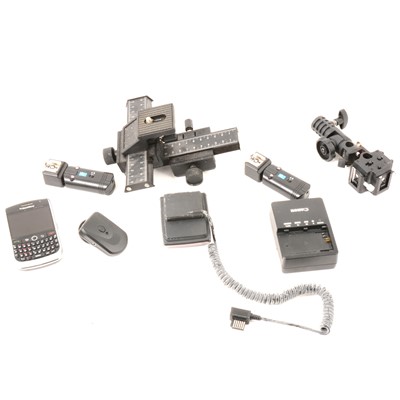 Lot 19 - Camera equipment and accessories