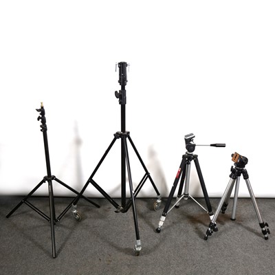 Lot 22 - Manfrotto 410 geared head photography tri-pod.