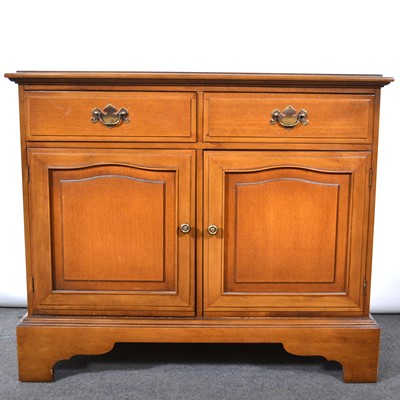 Lot 486 - Reproduction walnut cupboard