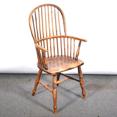 Lot 552 - Victorian elm and ash Windsor chair