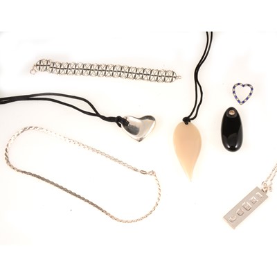 Lot 322 - Collection of modern silver jewellery.
