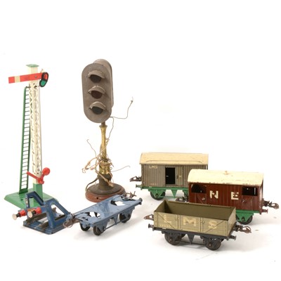 Lot 102 - Hornby O gauge model railway rolling stock and track.