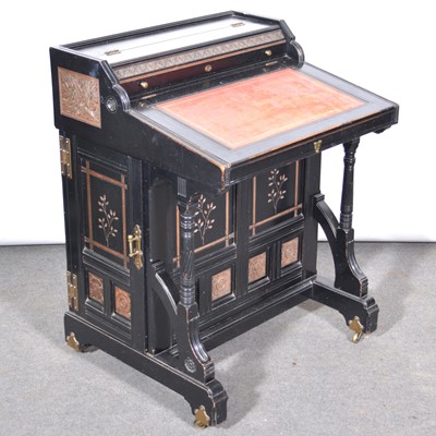 Lot 411 - Aesthetic Movement Davenport, by Lamb of Manchester.