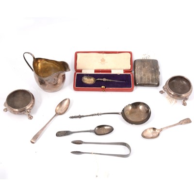 Lot 283 - George III silver helmet cream jug and other small silver